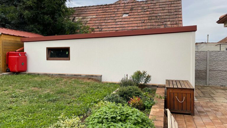 Montovaná garáž s oknom